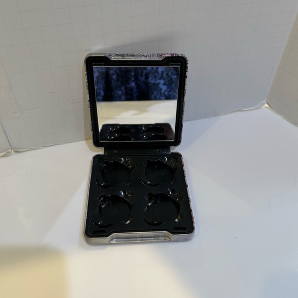 Urban Decay - Build Your Own Palette Eyeshadow Case - Picture 2 of 2